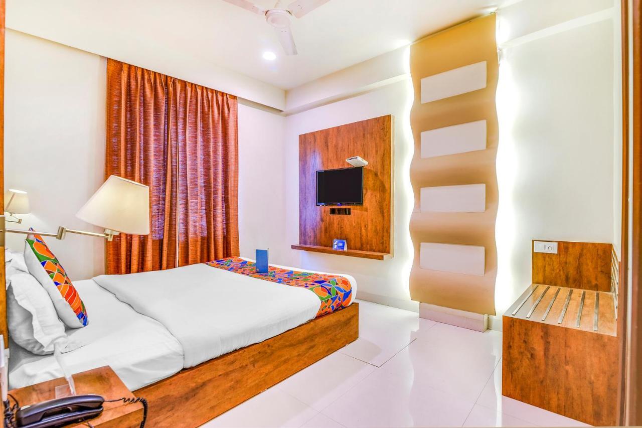Fabhotel Arastu Nampally Hyderabad Esterno foto